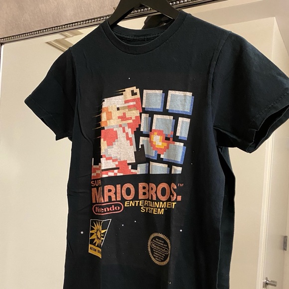 Super Mario Brothers Shirt - Picture 2 of 3